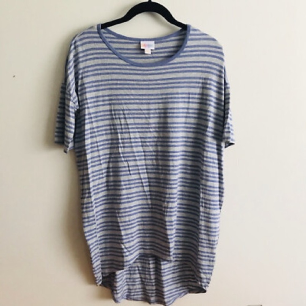 ❤️ 3/$15 LuLaRoe Blue and Gray Striped Short Sleeve Tee B